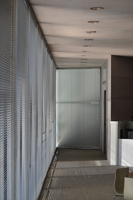 Aranżacja łazienki w stylu minimalistycznym: prostota, funkcjonalność i elegancja
